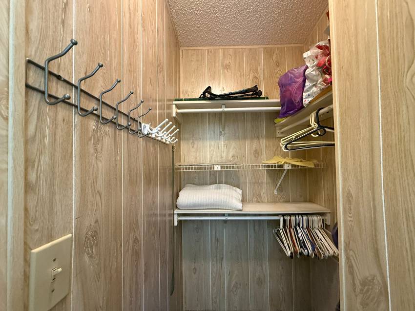 10 Moss Ct a Palmetto, FL Mobile or Manufactured Home for Sale